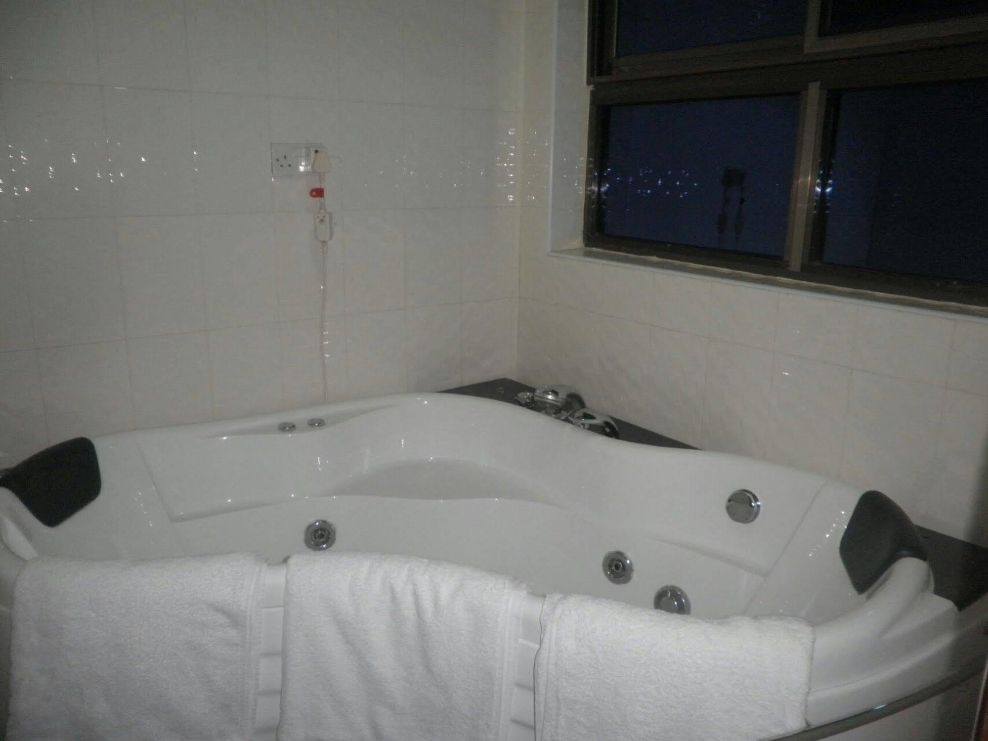 Marrets International Hotel - "Express" Cape Coast Exterior foto