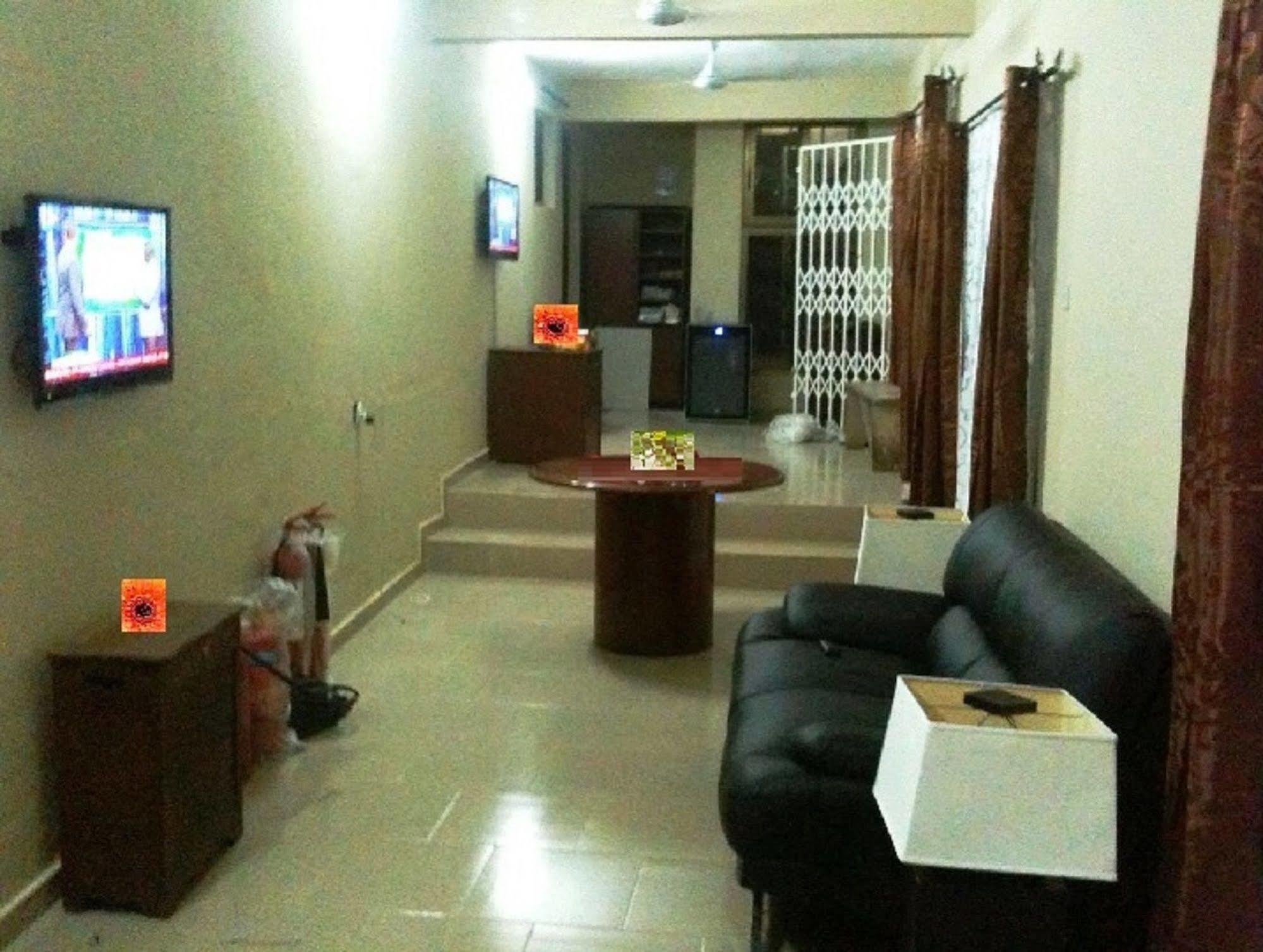 Marrets International Hotel - "Express" Cape Coast Exterior foto